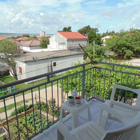 Apartments Cico Starigrad Paklenica Eksteriør billede