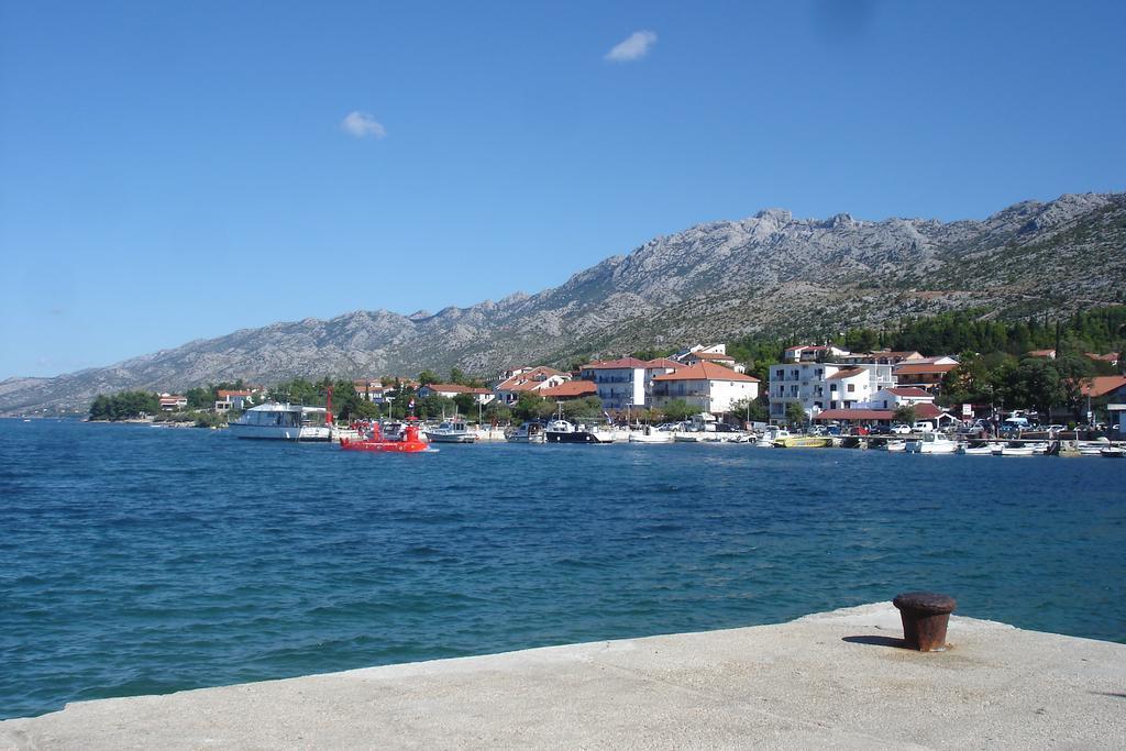 Apartments Cico Starigrad Paklenica Eksteriør billede