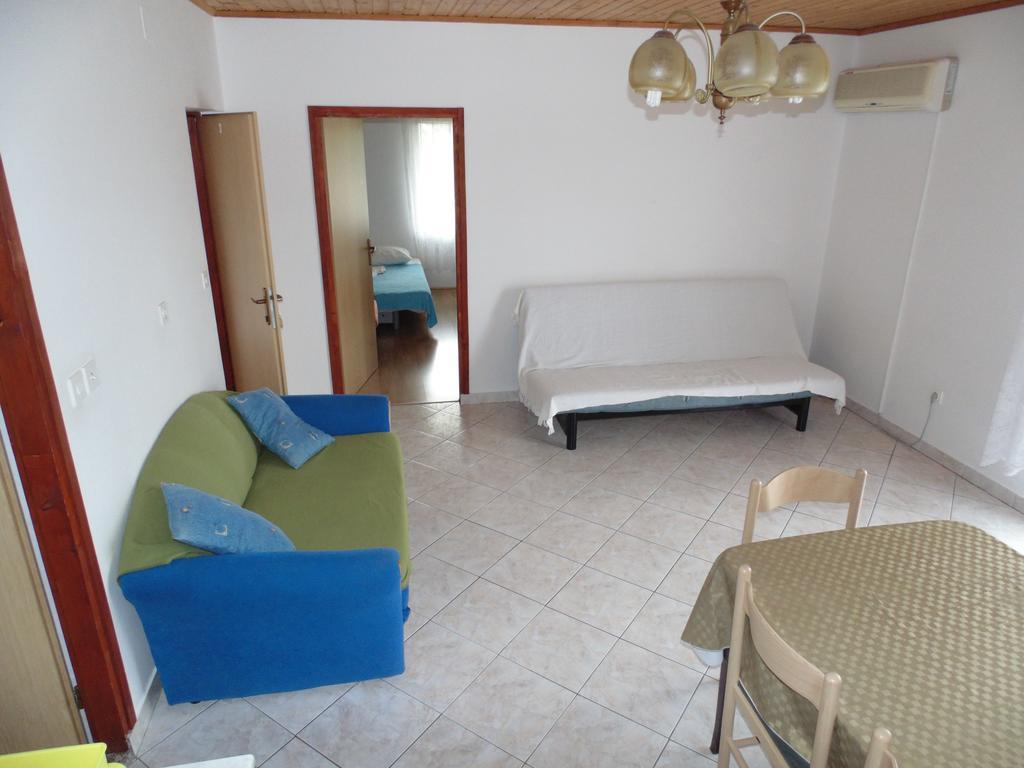 Apartments Cico Starigrad Paklenica Eksteriør billede