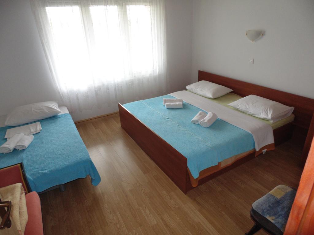 Apartments Cico Starigrad Paklenica Eksteriør billede
