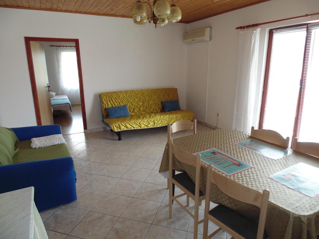 Apartments Cico Starigrad Paklenica Eksteriør billede