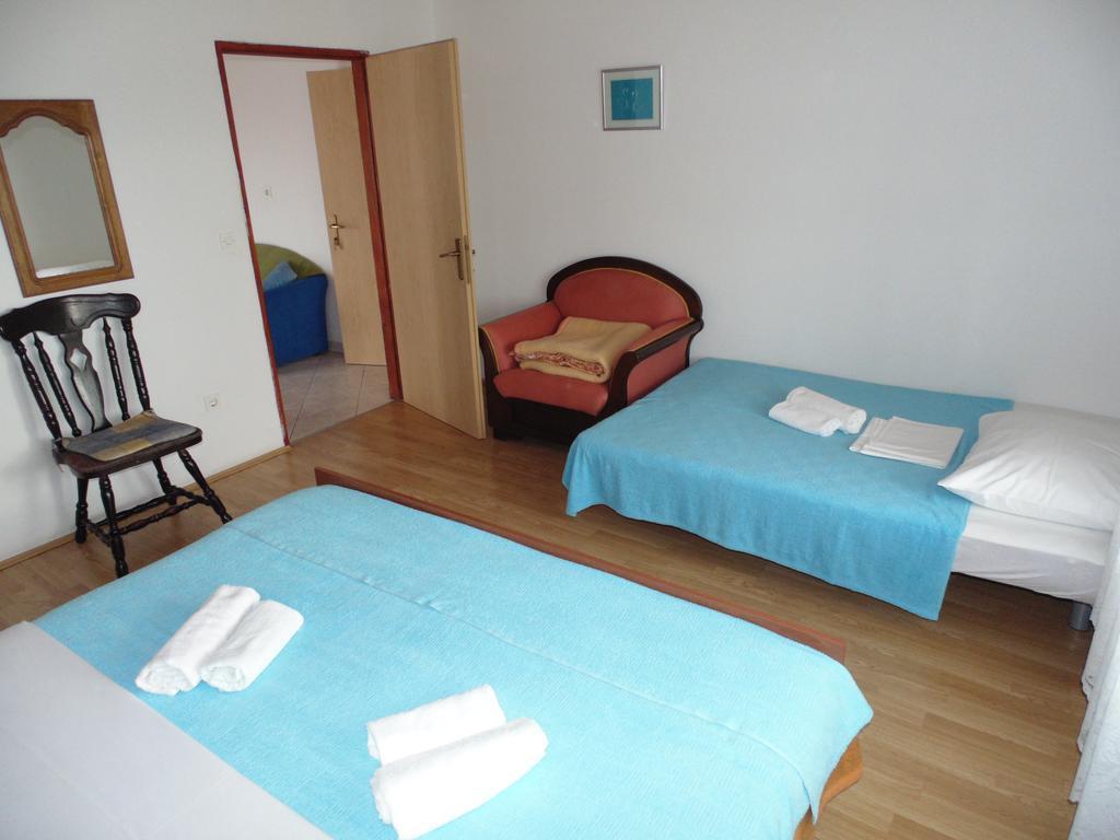 Apartments Cico Starigrad Paklenica Eksteriør billede