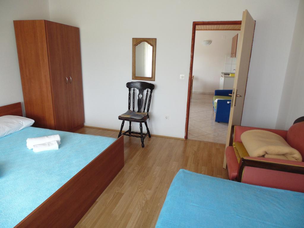 Apartments Cico Starigrad Paklenica Eksteriør billede